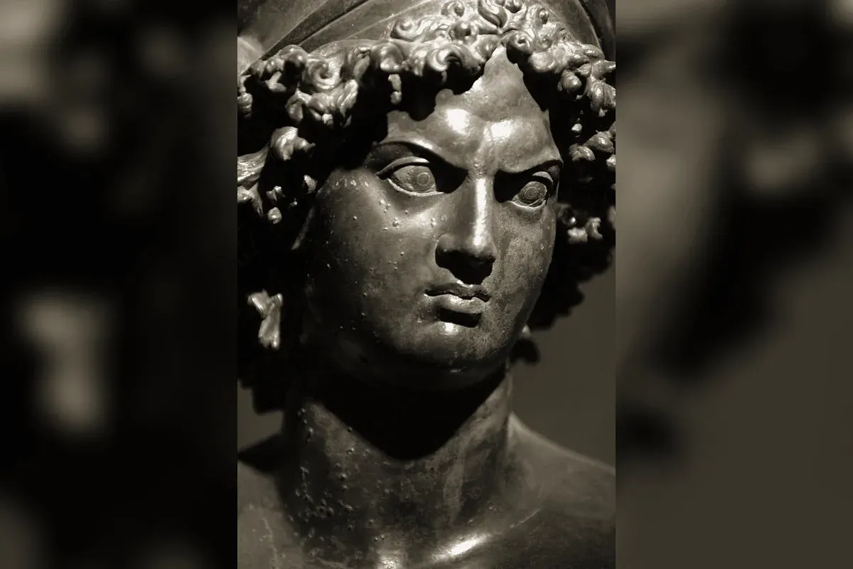 Tête en bronze de Mars, dieu romain de la guerre, musée de Zeugma