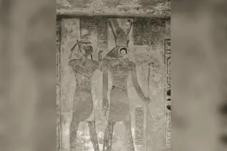 Geb face à Horus, relief peint de la tombe KV14 dans la Vallée des Rois