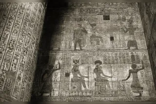 Reliefs peints du plafond du temple de Khnoum à Esna