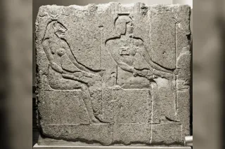 Shou soulevant Nout de ses bras au-dessus de Geb, dieu de l'air, art égyptien classique