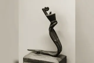 Ouadjet en cobra dressé coiffé de la couronne rouge, musée du Louvre