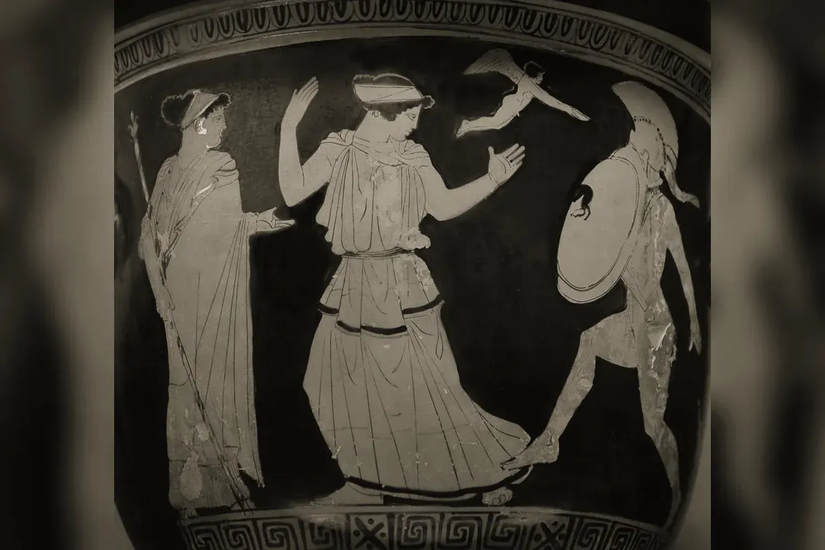 Ménélas casqué, bouclier au bras, s'élance vers Hélène sous le regard d'Aphrodite et d'Éros, vase attique à figures rouges