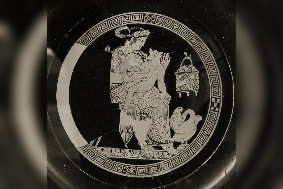 Pasiphaé et le Minotaure enfant, coupe grecque du Peintre de Settecamini