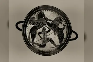 Pégase ailé et Bellérophon affrontant la Chimère — coupe laconienne à figures noires