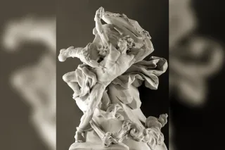 Prométhée enchaîné sur le Caucase, l'aigle de Zeus déchirant son foie, sculpture antique