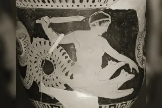 Scylla, monstre marin aux têtes de chien et à la queue de serpent, attaquant un navire, céramique grecque antique